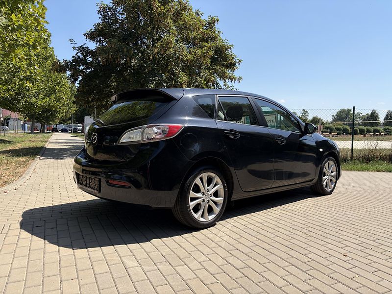 Mazda 3 1.6 90th Anniversary - fotka 9 z 27