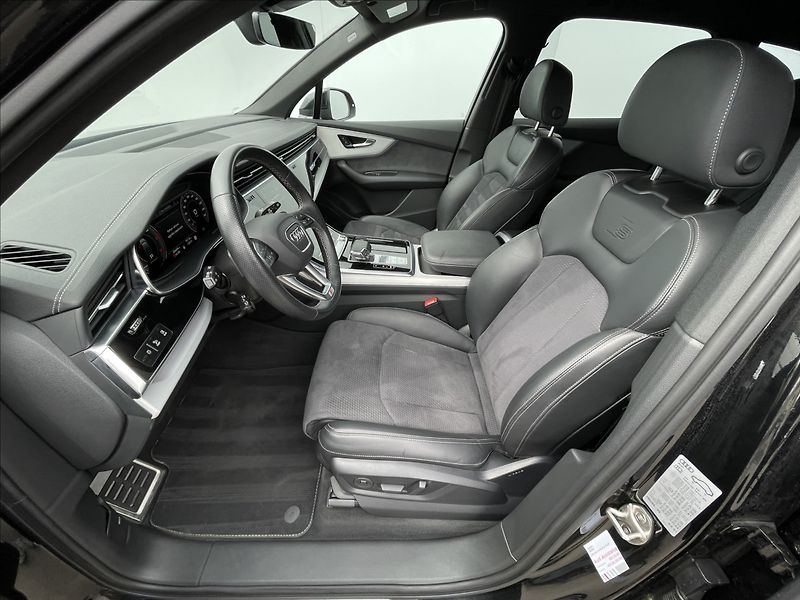 Audi Q7 3,0 50 TDI quattro S line - fotka 4 z 23