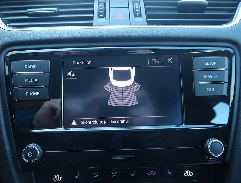 Škoda Octavia (2019) Ambition 1.6 TDI, Tempomat - fotka 23 z 23