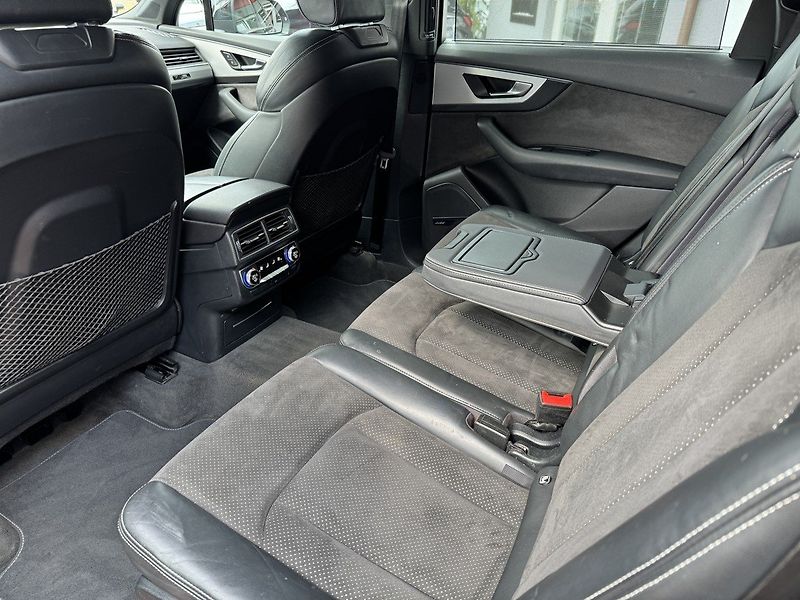 Audi Q7 (2016) 3.0TDi S-Line LED Bose Vzduch - fotka 26 z 50