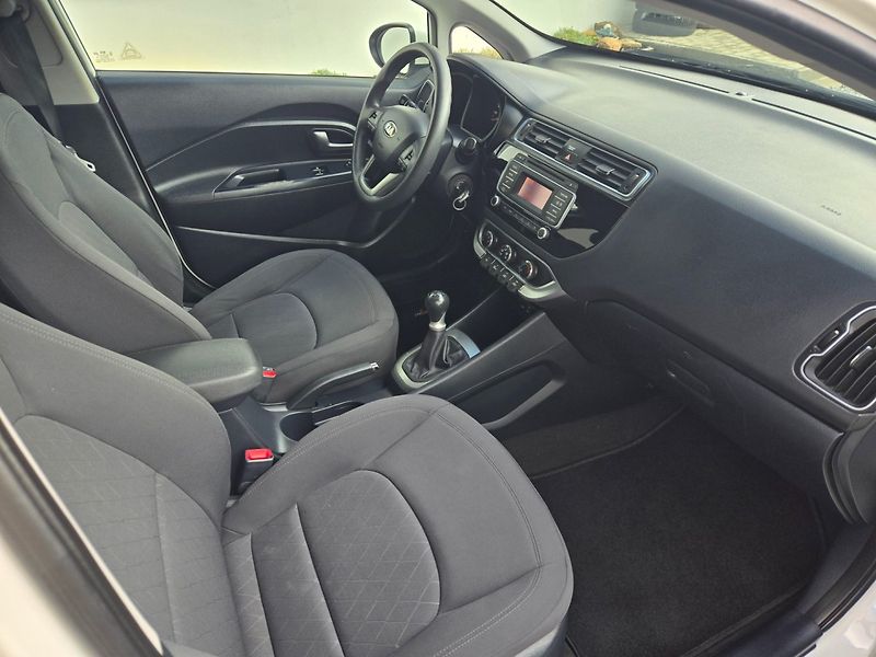 Kia Rio (2015) 1.2 i Zimáky,Serviska - fotka 17 z 25