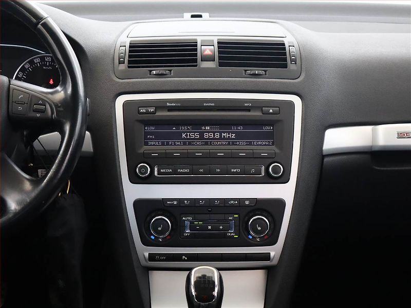 Škoda Octavia (2011) Scout 2.0 TDI, 4X4, Tempomat - fotka 10 z 16
