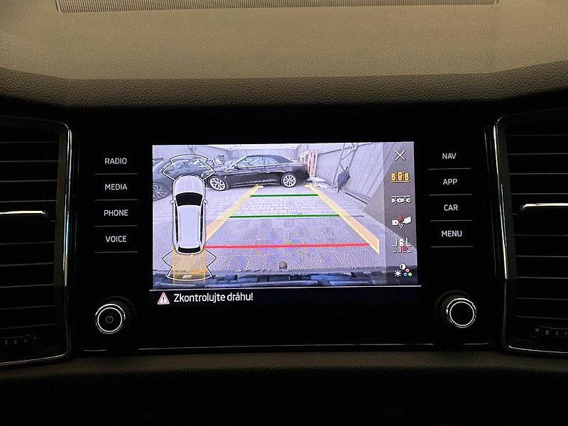 Škoda Kodiaq (2021) 2.0 CR TDi Clever DSG 110 kW - fotka 25 z 30