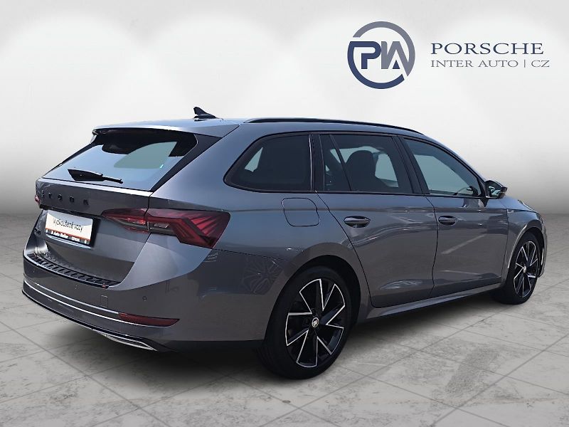 Škoda Octavia 2.0 TDi Sportline DSG - fotka 2 z 24