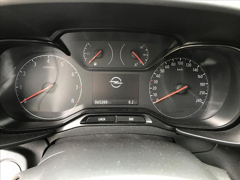 Opel Combo LIFE LONG 1.2T 81 KW 5 míst - fotka 13 z 16