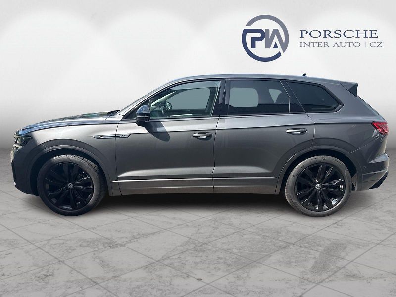 Volkswagen Touareg R-Line 3.0TDI 210kW A8 4x4 - fotka 3 z 24