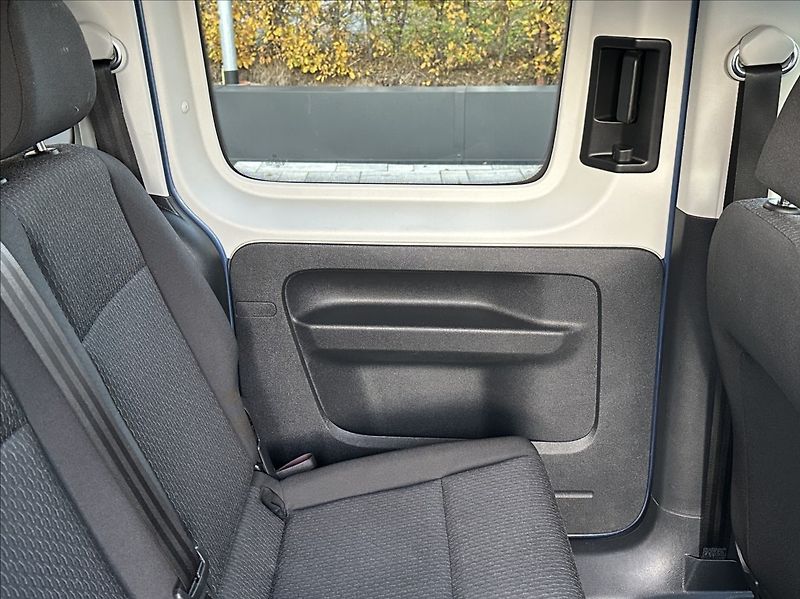 Volkswagen Caddy 2,0 TDI 122PS  Maxi Trend-7 4x - fotka 22 z 53