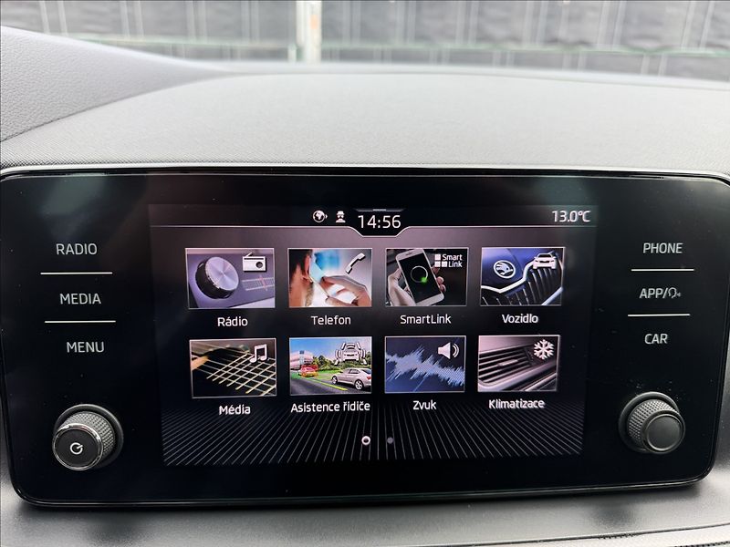 Škoda Scala 1.0 TSI Ambition - fotka 12 z 22