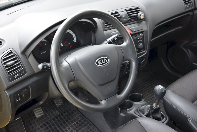 Kia Picanto (2008) 1.0 LX 45 kW 1. generace - fotka 9 z 20