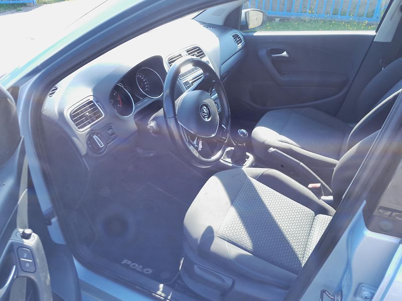 Volkswagen Polo (2015) 1,0 TSI 70KW serviska 2x klíč - fotka 11 z 16