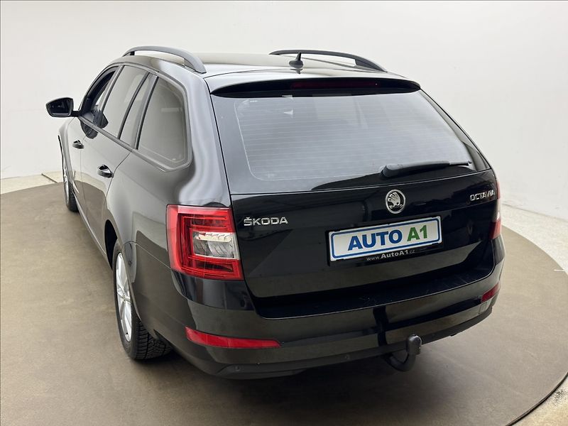 Škoda Octavia 2,0 110kW DSG ALU VÝHŘEV ČR TZ - fotka 6 z 34