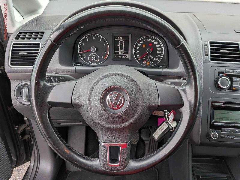 Volkswagen Touran (2011) 1.4TSi, AC, temp - fotka 13 z 15