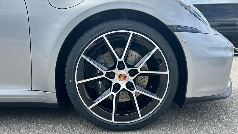 Porsche 911 (2026) Carrera - fotka 12 z 29