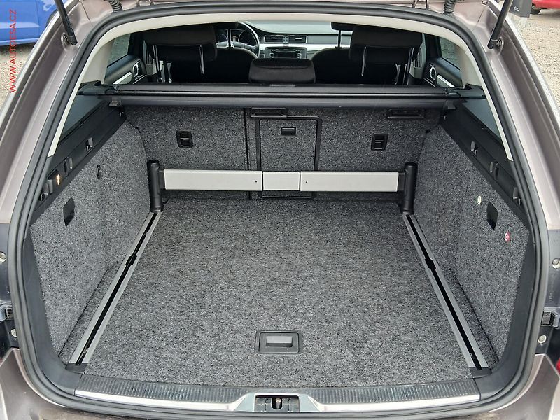 Škoda Superb (2011) 2.0TDi, DSG, výhřev sed. - fotka 7 z 21