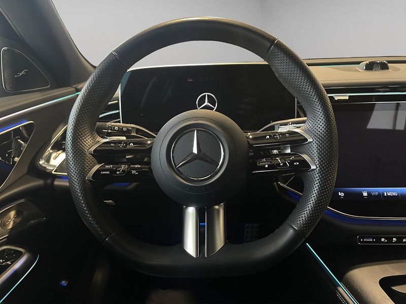 Mercedes-Benz Třídy E (2024) E 300 de 4MATIC kombi - fotka 10 z 21