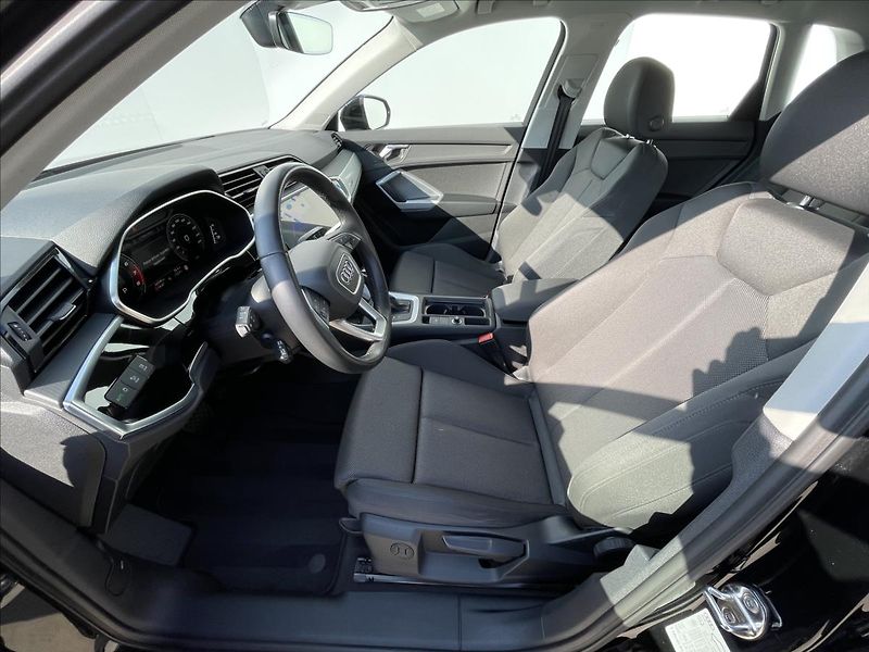 Audi Q3 1,5 TFSI AT7 S line Gravity - fotka 4 z 23