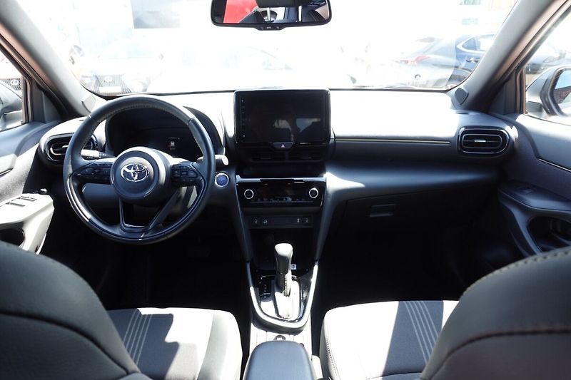 Toyota Yaris Cross 1,5 HEV Adventure 4x4 - fotka 16 z 34