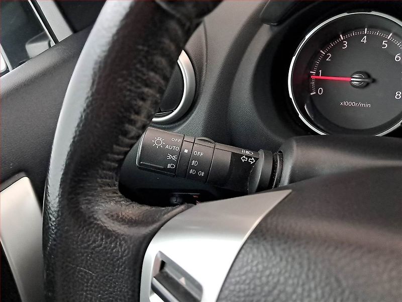 Nissan Qashqai (2009) 2.0, Serv.kniha, Tempomat - fotka 18 z 19