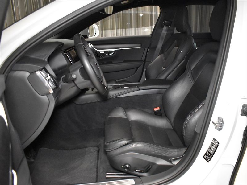 Volvo V90 2,0 D5 AWD CC PRO - fotka 8 z 28