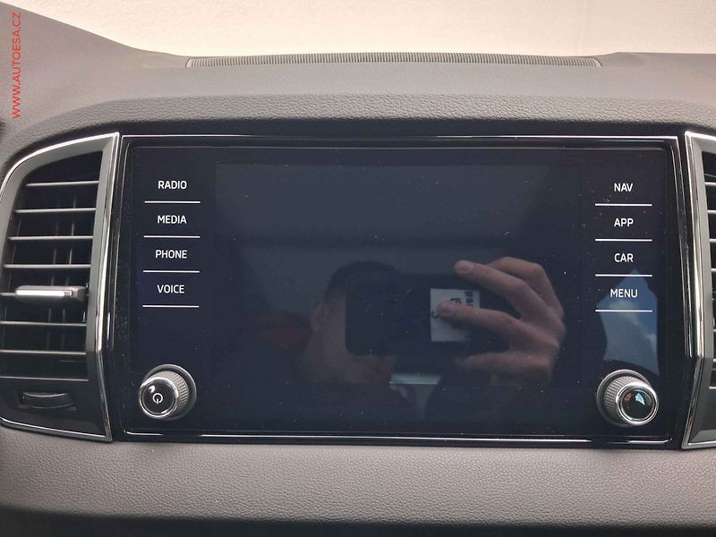 Škoda Karoq (2018) 1.5 TSi, Style, TZ, LED - fotka 14 z 19