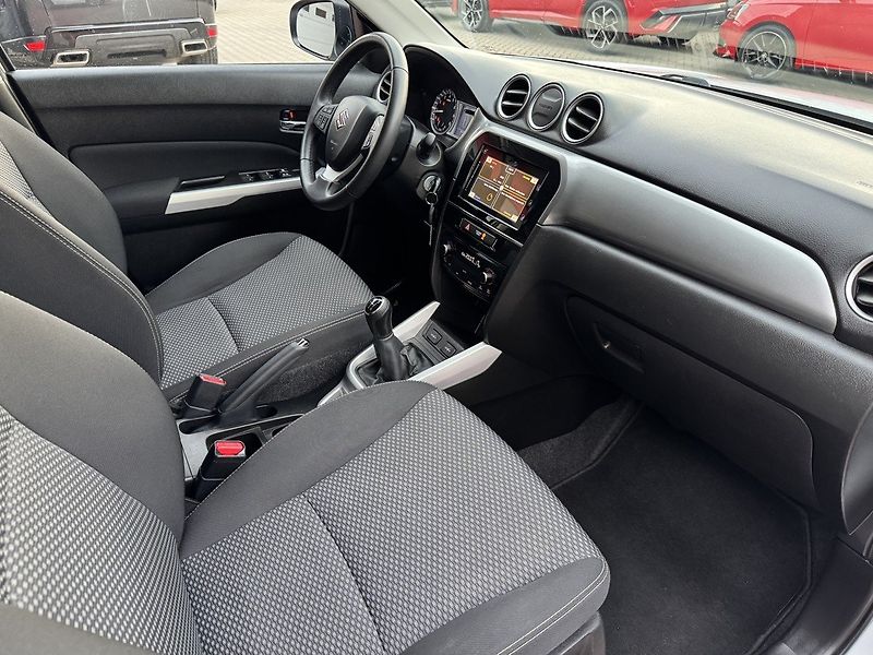 Suzuki Vitara (2017) 1.6iVVT Navi Digi Klima Kamera - fotka 17 z 50