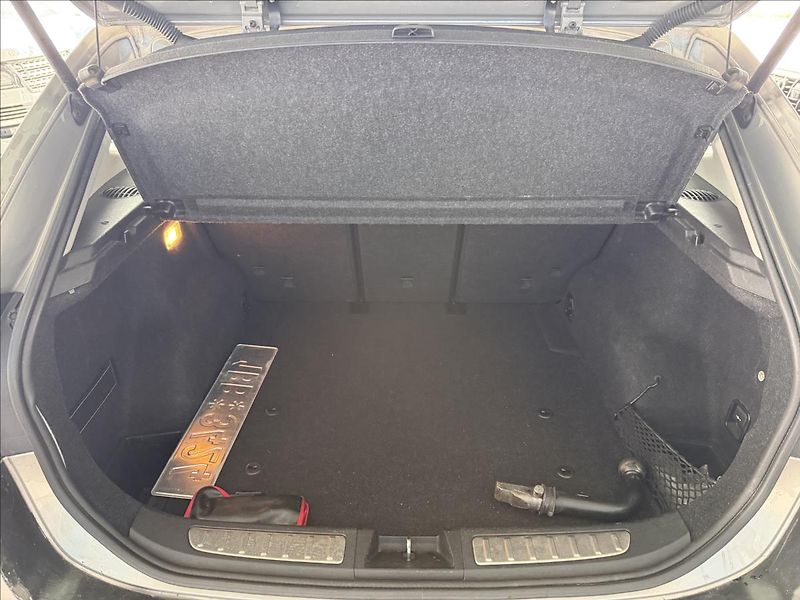 BMW X1 2,0   18d,105kW,TAŽNÉ - fotka 21 z 22