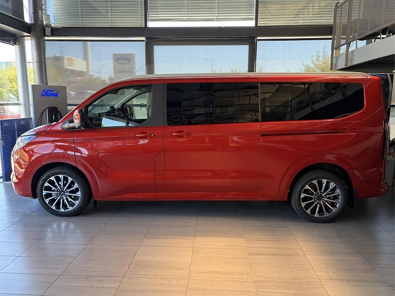 Ford Tourneo Custom (2026) Titanium X L2, Tourneo, 2.5 Du - fotka 3 z 9