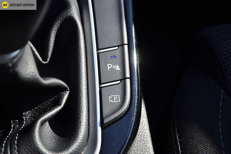 Hyundai i30 WG 1,5I MT SMART FL NAVI - fotka 21 z 45
