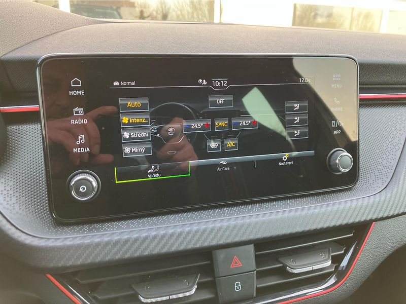 Škoda Scala 1.0TSi 85kW MONTE CARLO DSG - fotka 18 z 30