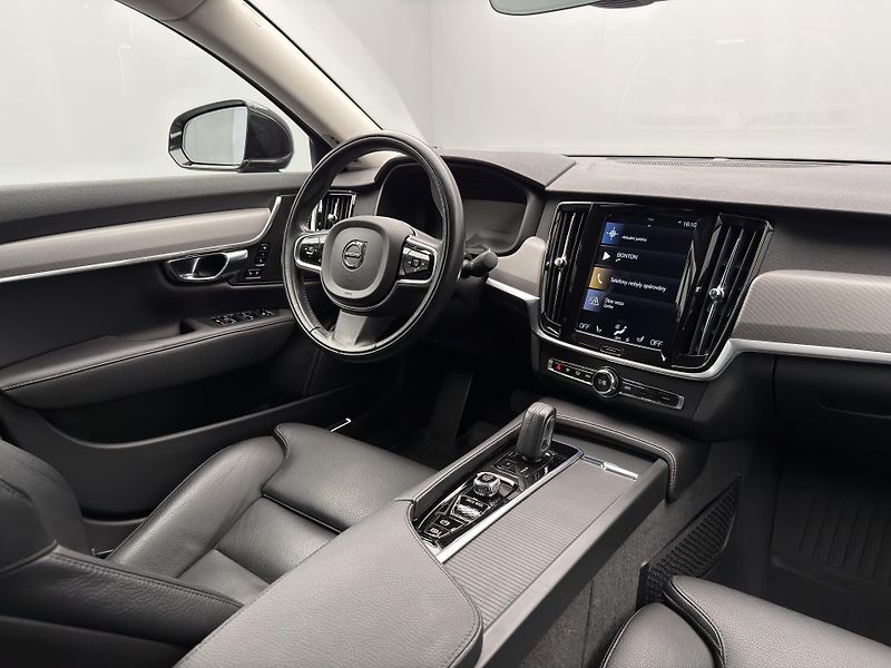 Volvo S90 B5 AWD MOMENTUM PRO  - fotka 23 z 45