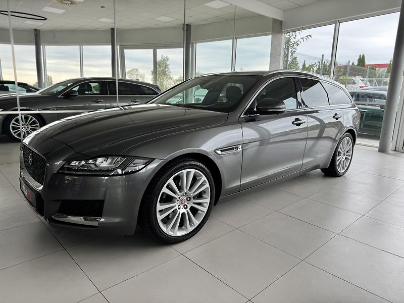 Jaguar XF 25d AWD*FullLED*360Kam*Panoram - fotka 2 z 41