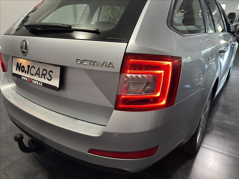Škoda Octavia 1,6   TDI KEY-LESS TAŽNÉ ČR - fotka 25 z 29