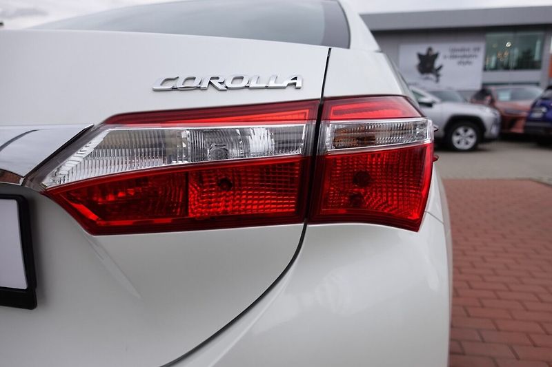 Toyota Corolla 1,6VVTi 97kW M/T Active Design - fotka 24 z 25