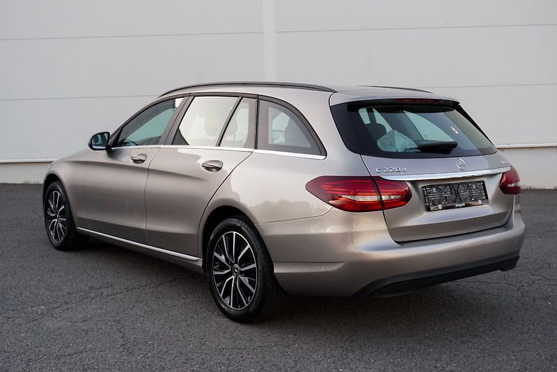 Mercedes-Benz Třídy C C 220CDi 4Matic Business - fotka 15 z 34