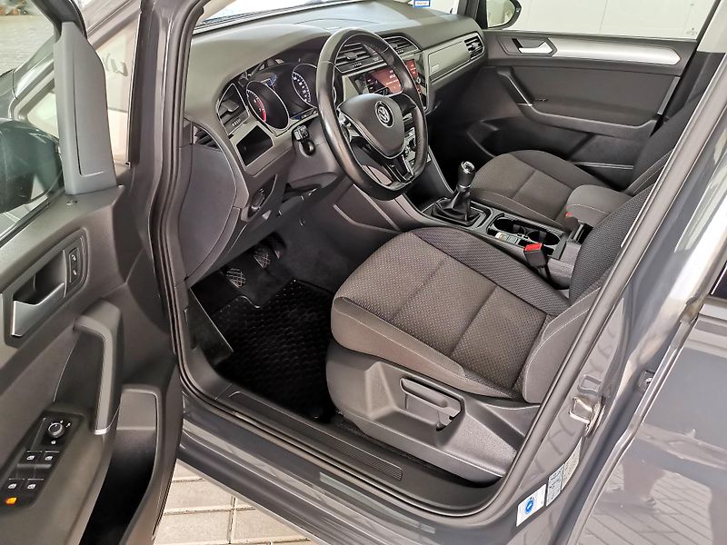 Volkswagen Touran (2017) 1,2 TSI NAVI 132Tkm ZÁRUKA DPH - fotka 12 z 24