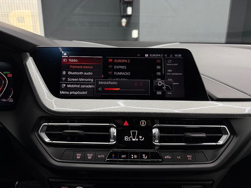 BMW Řada 2 (2021) Gran Coupé 220d xDrive A/T M-S - fotka 26 z 30