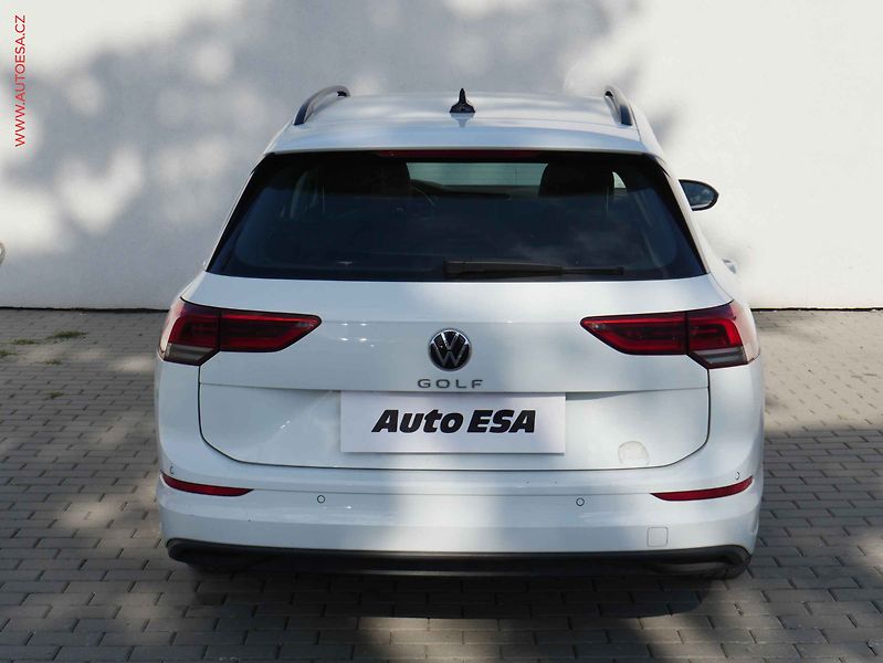 Volkswagen Golf (2023) 2.0 TDi, 1.maj,ČR, Life - fotka 5 z 18