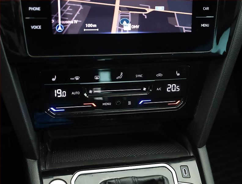 Volkswagen Passat (2021) R-Line 2.0 TDI, 4X4, Automat - fotka 13 z 21