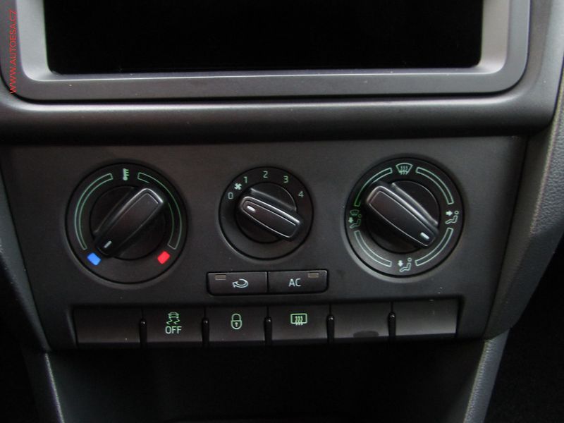 Škoda Rapid (2013) 1.2 TSi, 2.maj,ČR, AC, tažné - fotka 11 z 14