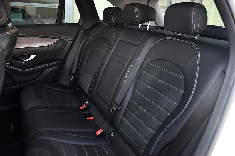 Mercedes-Benz GLC 300de 4MATIC ČR - fotka 22 z 42