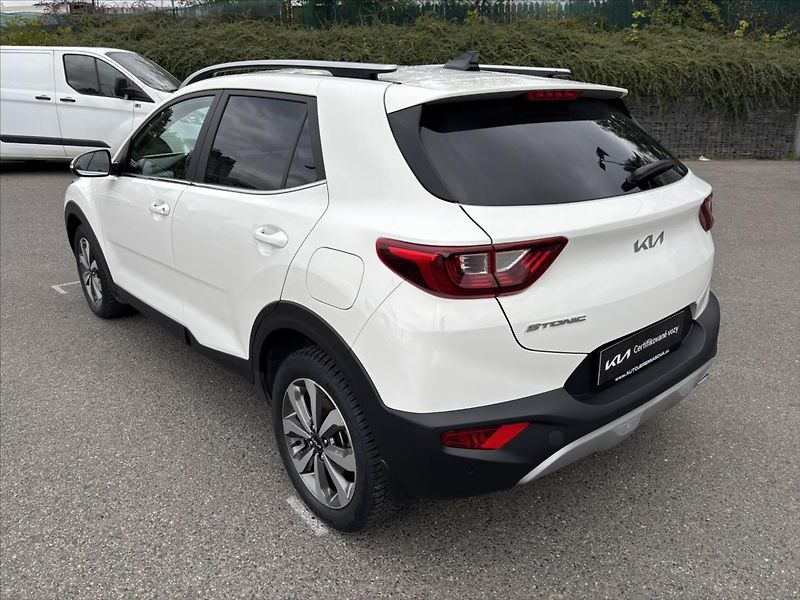 Kia Stonic 1,0 TGDi 73kW TOP ZÁRUKA NAVI - fotka 3 z 38