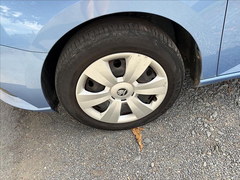 Škoda Fabia 1,2 TSi  Serviska,Senzory,AC - fotka 38 z 42