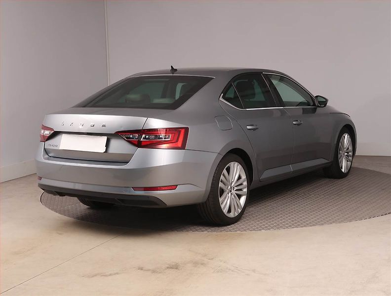 Škoda Superb (2016) Style Plus 2.0 TDI, Kůže, Navi - fotka 5 z 22
