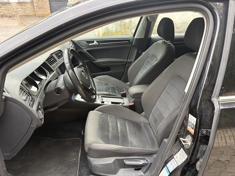 Volkswagen Golf (2017) kombi 2,0TDI Bluemotion - fotka 13 z 23