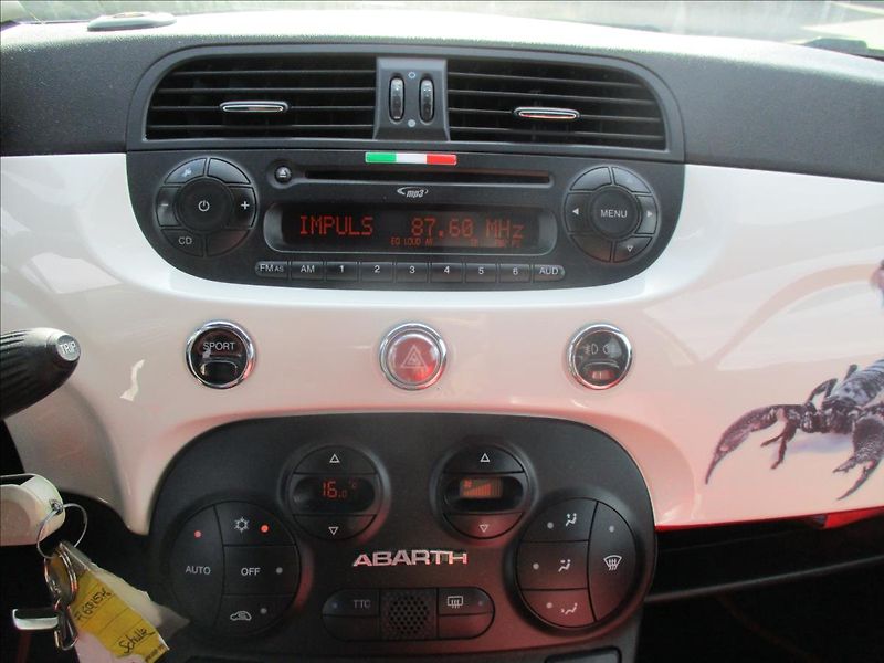 Fiat 500 1,4 T-Jet M 99kw ABARTH TOP - fotka 12 z 26