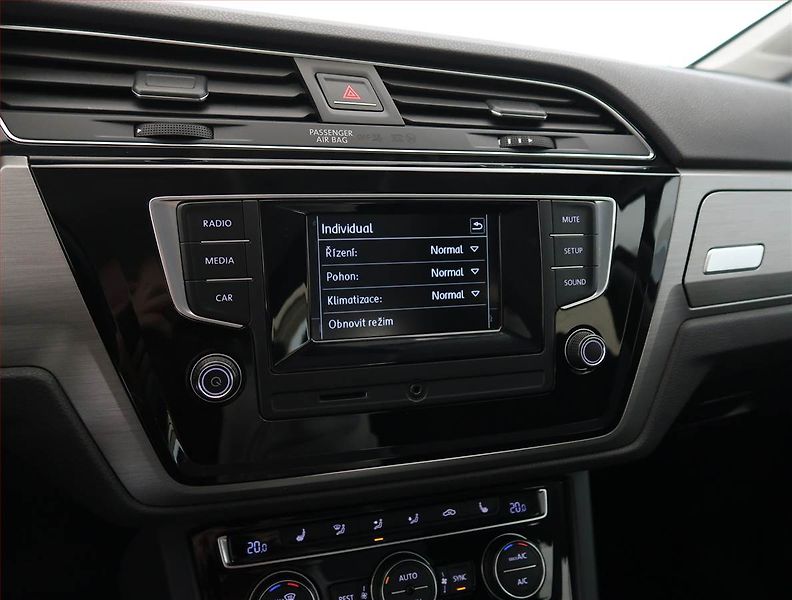 Volkswagen Touran (2016) Comfortline 2.0 TDI, Automat - fotka 17 z 21