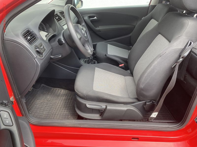 Volkswagen Polo (2012) 1.2i, ČR - fotka 8 z 15