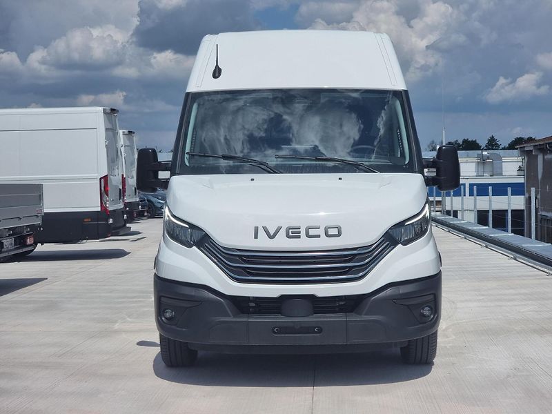 Iveco Daily (2026) 35S18HA8/automat/alu/navi/led - fotka 2 z 12