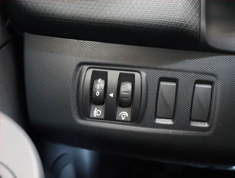 Renault Clio (2013) 1.2 16V, Tempomat - fotka 16 z 20