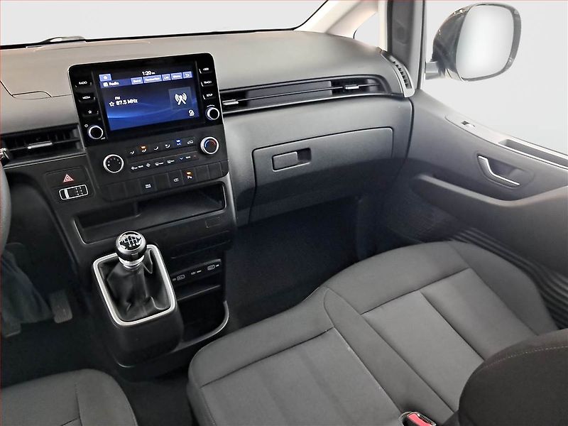 Hyundai Staria (2023) 2.2 CRDi, ČR, 1Maj, DPH - fotka 8 z 16